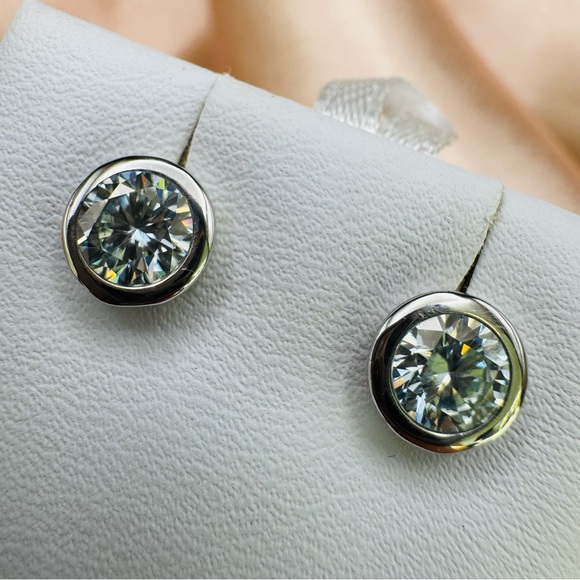 Jewelry - 0.5CT Moissanite Diamond Round Bezel Set S925 Sterling Silver Stud Earrings
